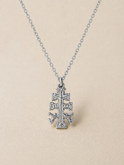 Colgante con dije de Cruz Caravaca - Protección y Bendición