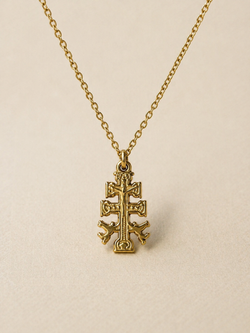 Colgante con dije de Cruz Caravaca - Protección y Bendición