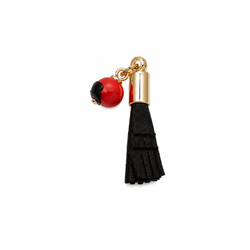Colgante de Puño de Azabache y Semilla de Huayruro – Protección y Buena Suerte